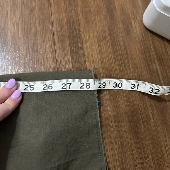 Vuori Women's Ripstop Pants Raw Hem Army Green Size small VW450 - Picture 10 of 10